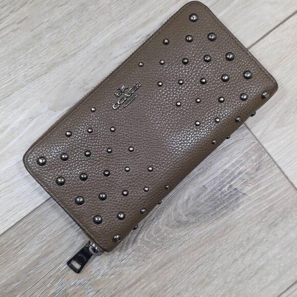 Coach Turn-Lock Edie Shoulder Bag and Wallet - Picture 14 of 16